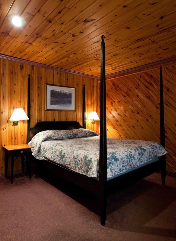 Pow Wow Point Lodge Huntsville Exterior photo