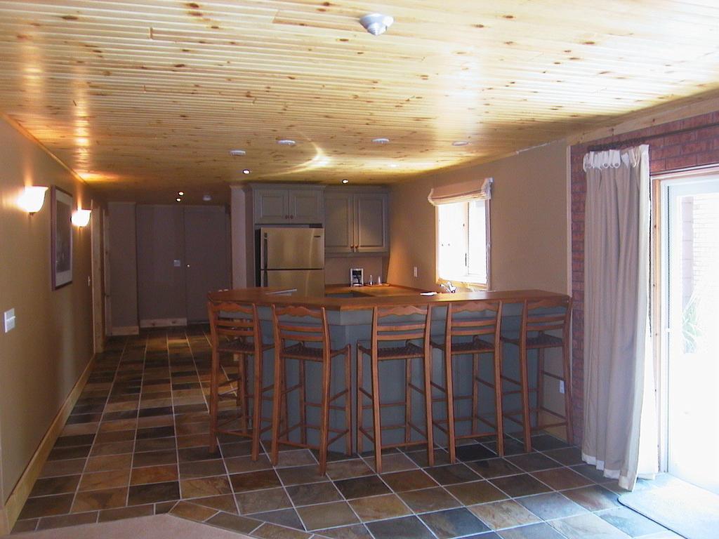 Pow Wow Point Lodge Huntsville Room photo