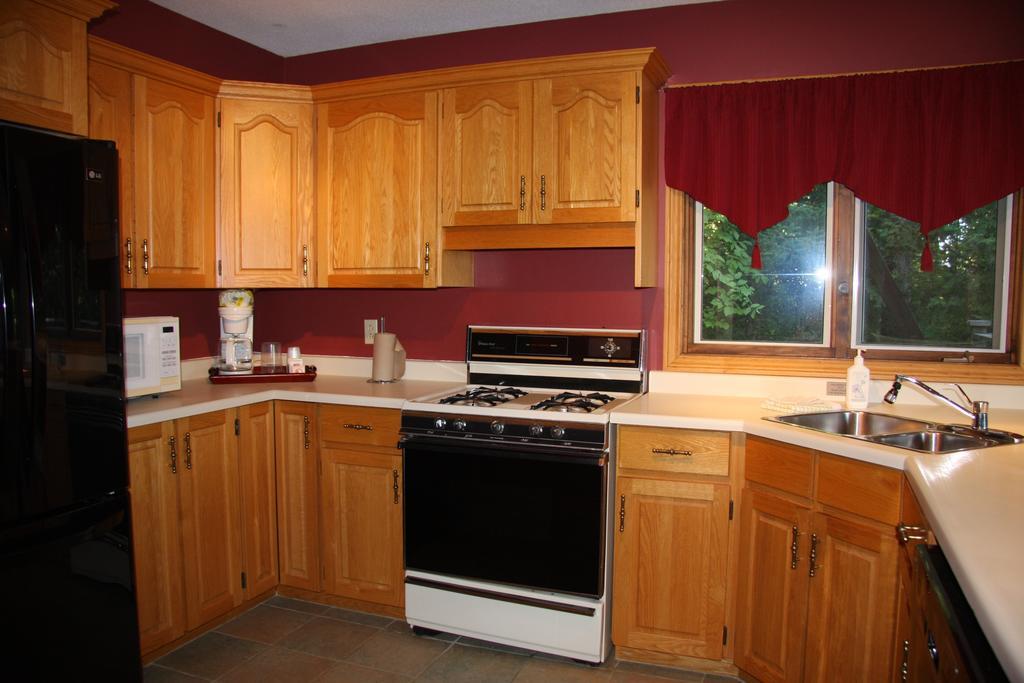 Pow Wow Point Lodge Huntsville Room photo